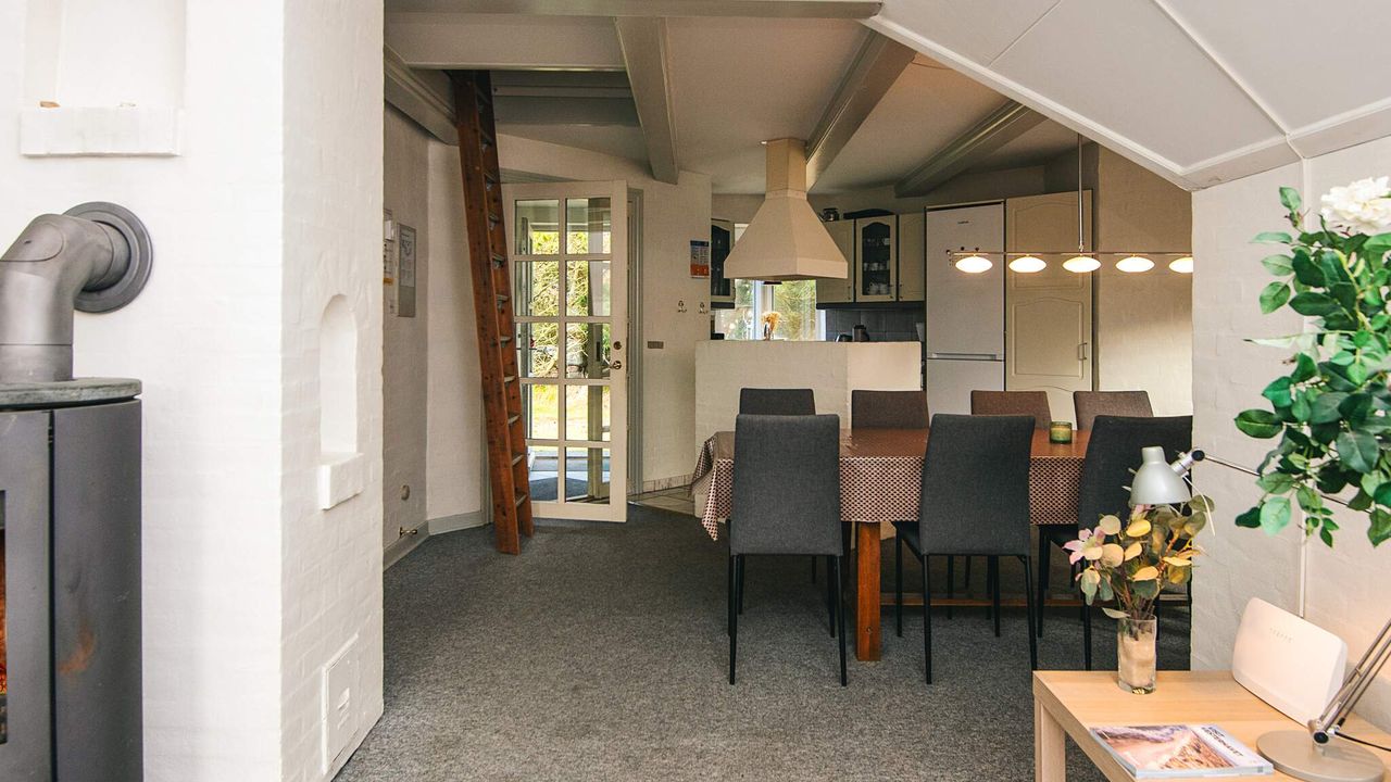 Indoor Indoor